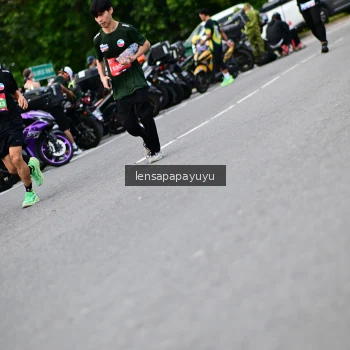 Runner Photo 4133799