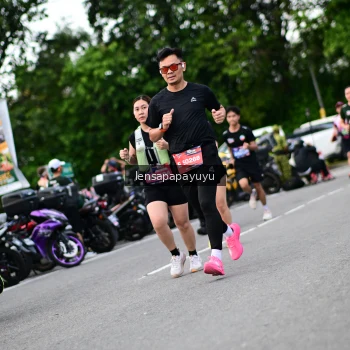 Runner Photo 4133943