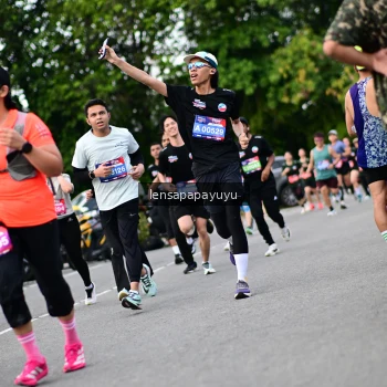 Runner Photo 4134003