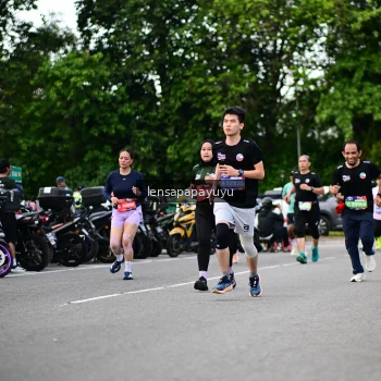 Runner Photo 4134034