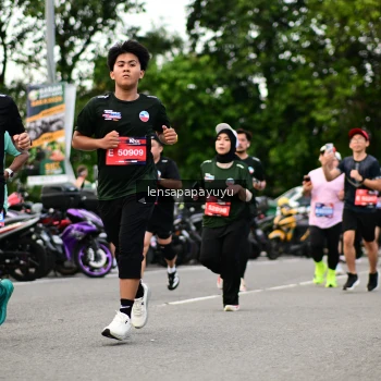 Runner Photo 4134056