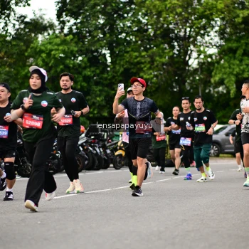 Runner Photo 4134057