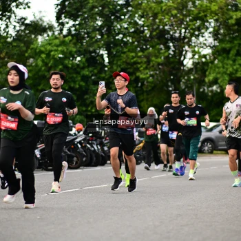 Runner Photo 4134058