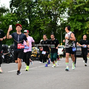 Runner Photo 4134059