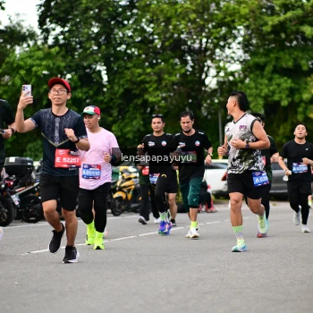 Runner Photo 4134061