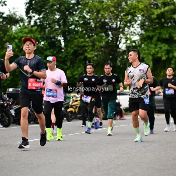 Runner Photo 4134063
