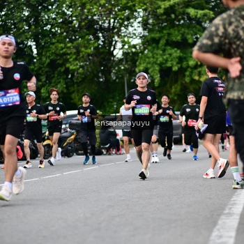 Runner Photo 4134107