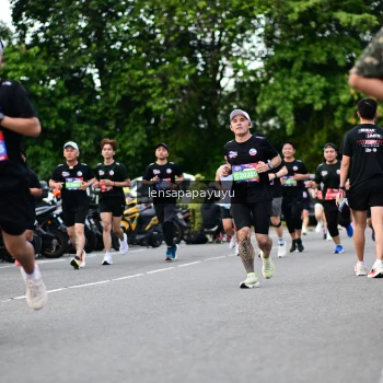 Runner Photo 4134112