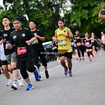 Runner Photo 4134114