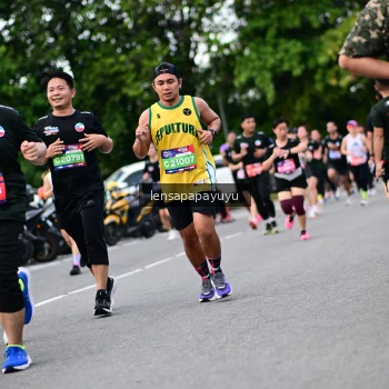 Runner Photo 4134118