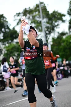 Runner Photo 4134213
