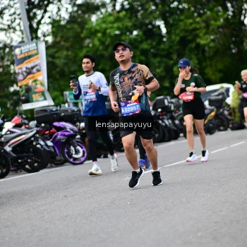 Runner Photo 4134219
