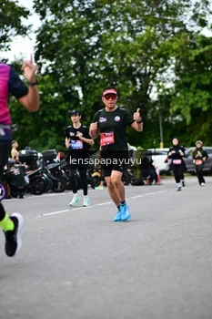 Runner Photo 4134228