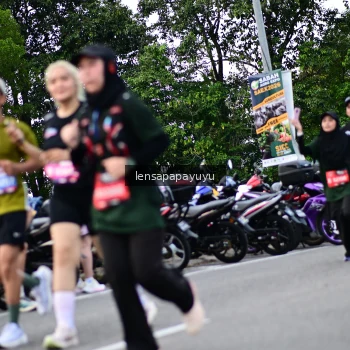 Runner Photo 4134244