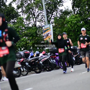 Runner Photo 4134245