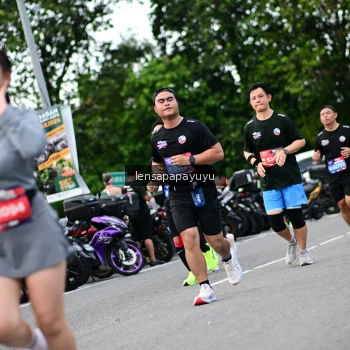Runner Photo 4134273