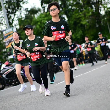 Runner Photo 4134324