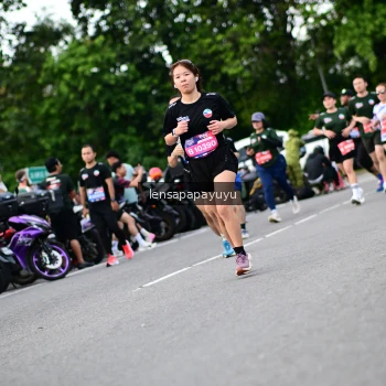 Runner Photo 4134342