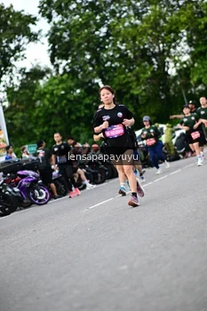 Runner Photo 4134344