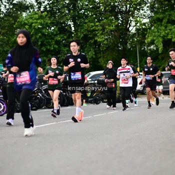 Runner Photo 4134356
