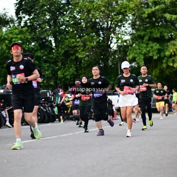 Runner Photo 4134375