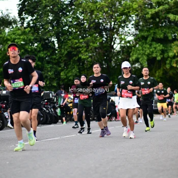 Runner Photo 4134378