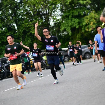 Runner Photo 4134381