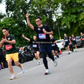 Runner Photo 4134384
