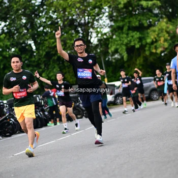 Runner Photo 4134386