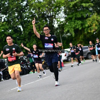 Runner Photo 4134388
