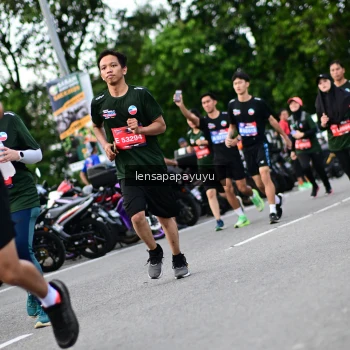 Runner Photo 4134405