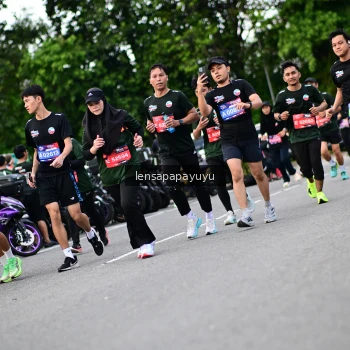 Runner Photo 4134411