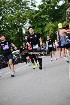 Runner Photo 4134420