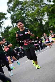 Runner Photo 4134429