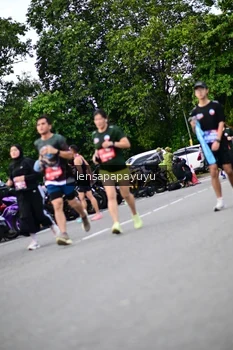 Runner Photo 4134436
