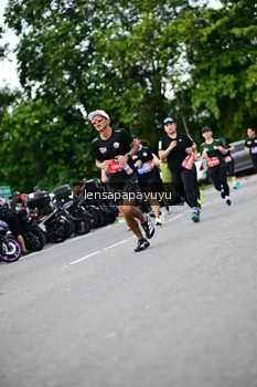 Runner Photo 4134493