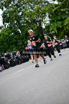 Runner Photo 4134497