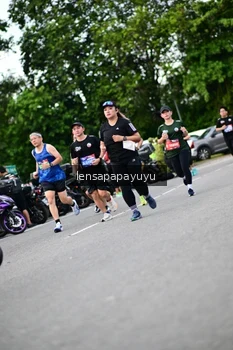 Runner Photo 4134499