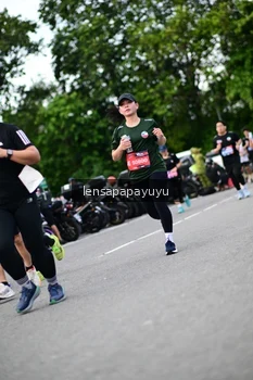 Runner Photo 4134516