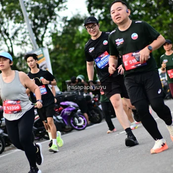 Runner Photo 4134535