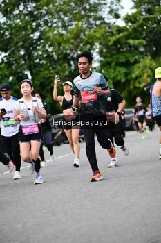 Runner Photo 4134637