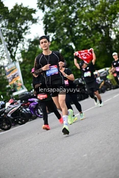 Runner Photo 4134664
