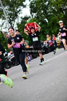 Runner Photo 4134676