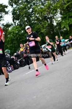 Runner Photo 4134700