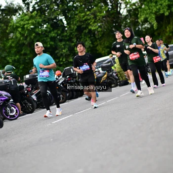 Runner Photo 4134737