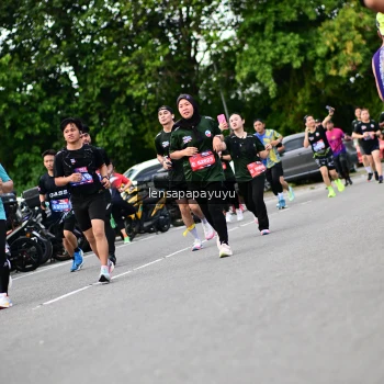 Runner Photo 4134761