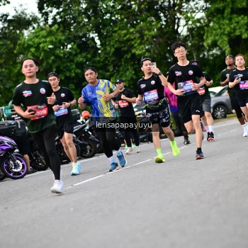 Runner Photo 4134804