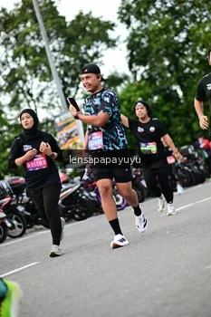Runner Photo 4134910