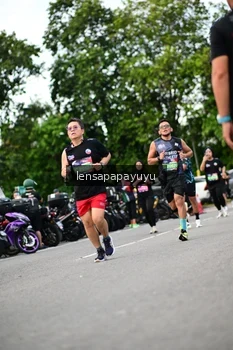 Runner Photo 4134913