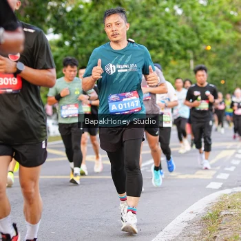 Runner Photo 4134960